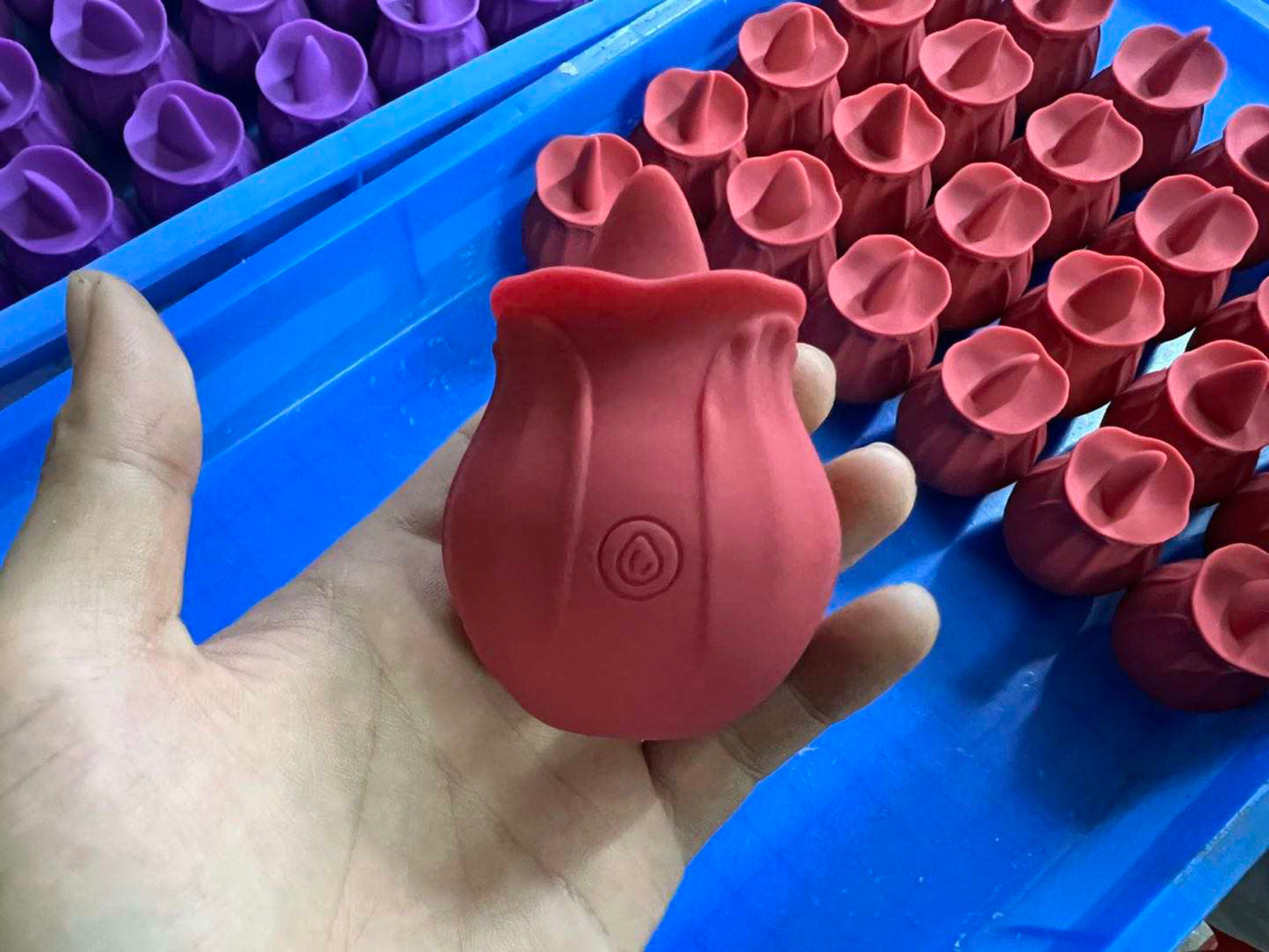LICKING ROSE TOY